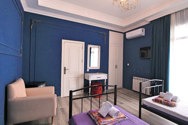 Room 22 of 66