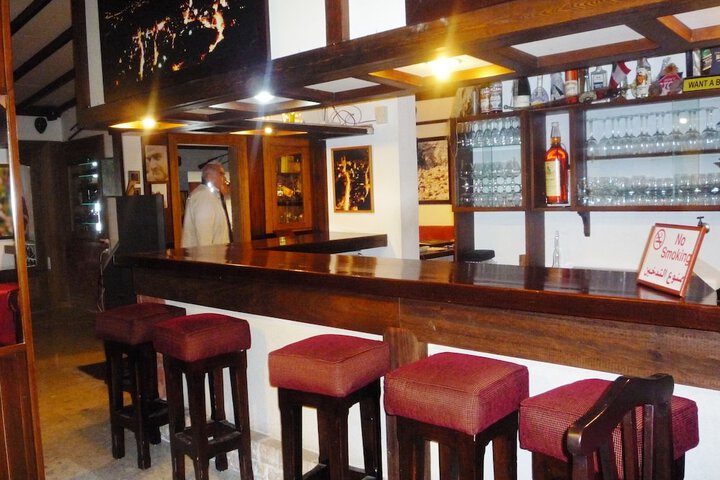 Lounge 56 of 84