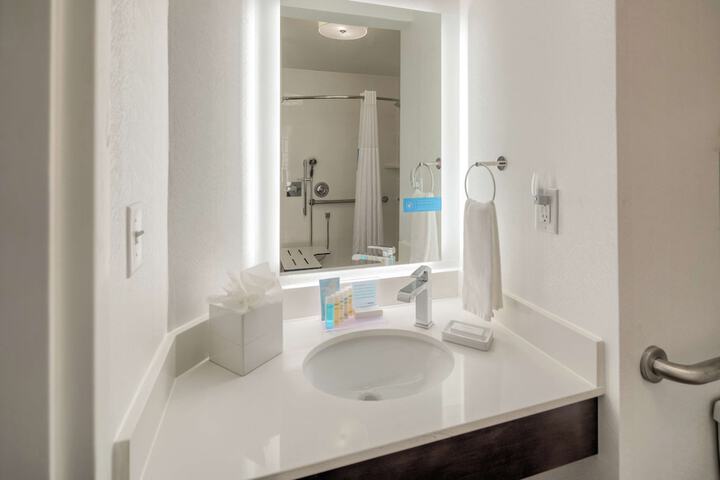 Bathroom shower