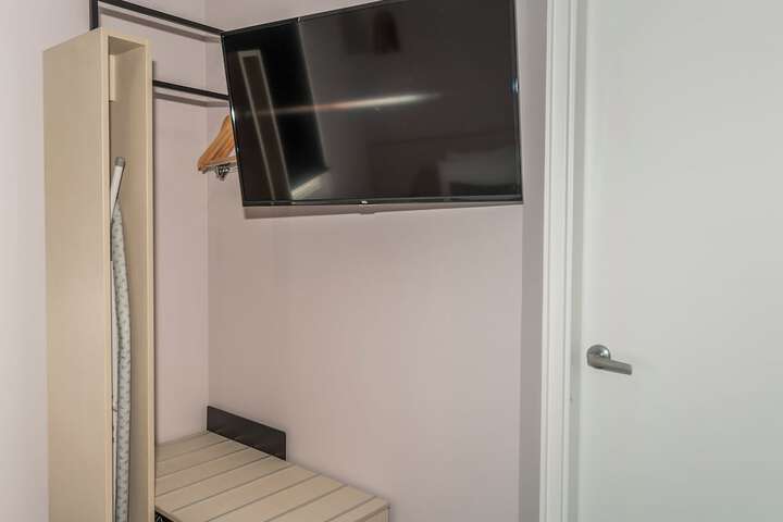 Room 9 of 61