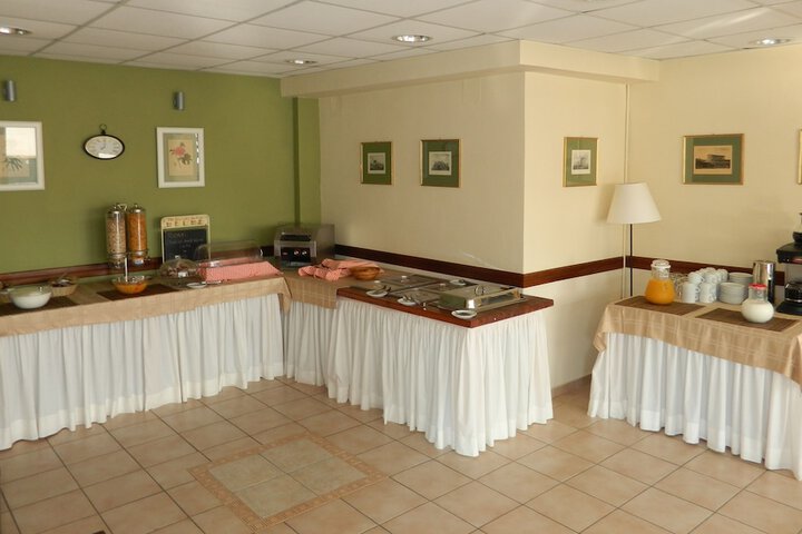 Dining 29 of 44