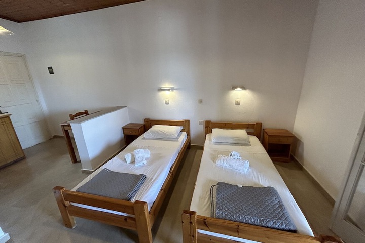 Room 4 of 20