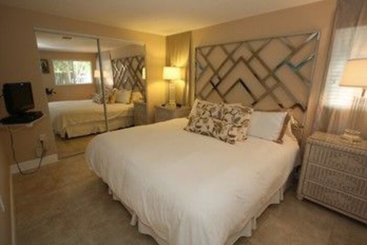 Room 10 of 20