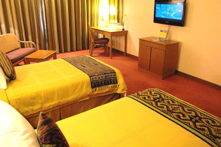 Room 12 of 94