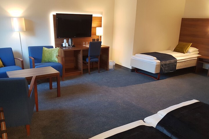 Room 11 of 50