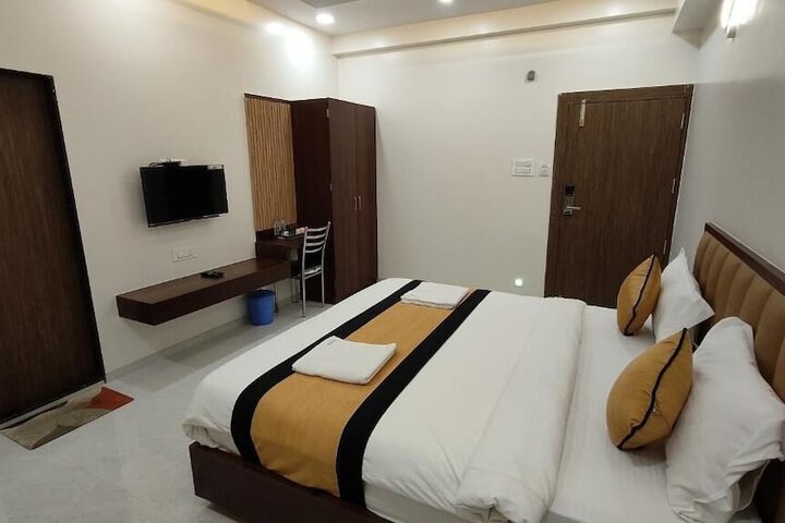 Room 18 of 36