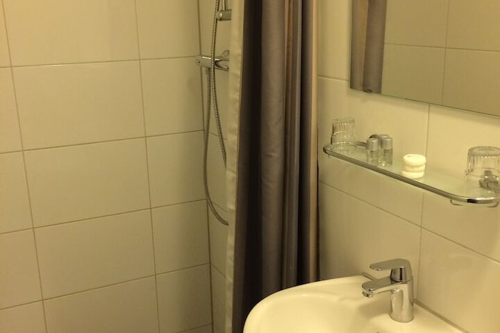 Room 46 of 54