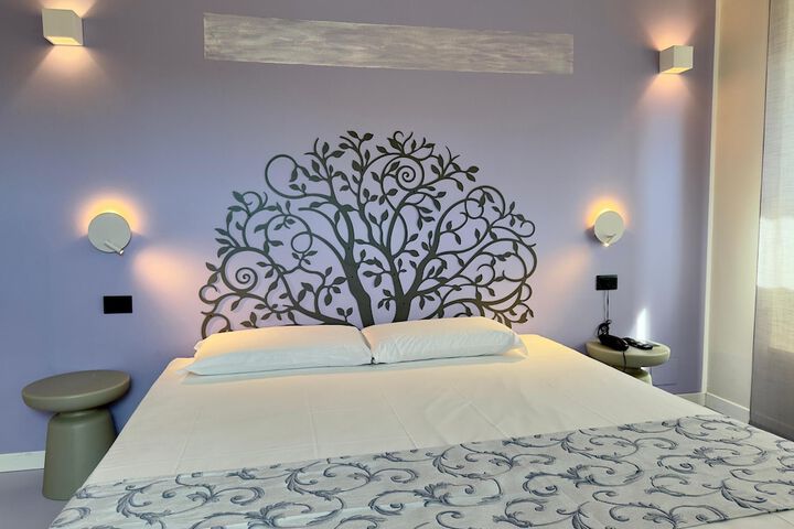 Room 34 of 106