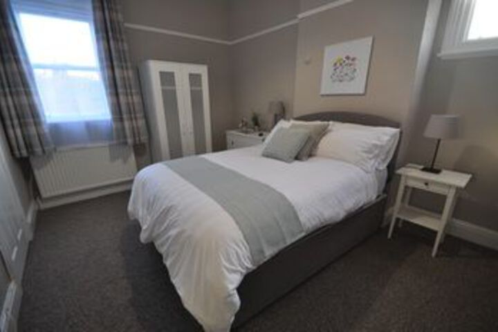 Room 33 of 60