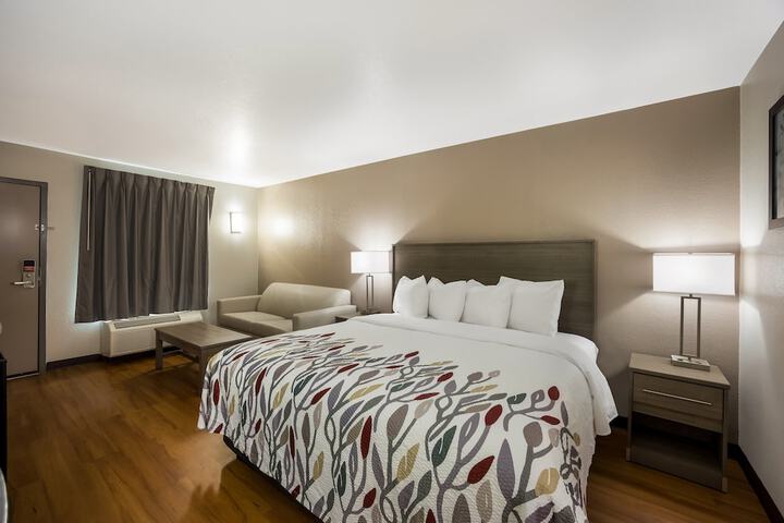 1 King Bed Suite (4 of 4)