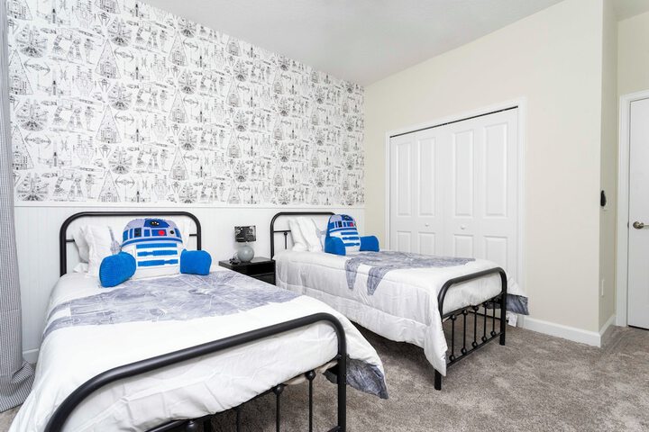 Room 9 of 144