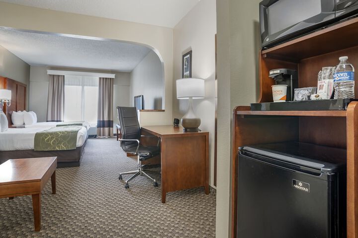 Suite King Bed Accessible (11 of 23)