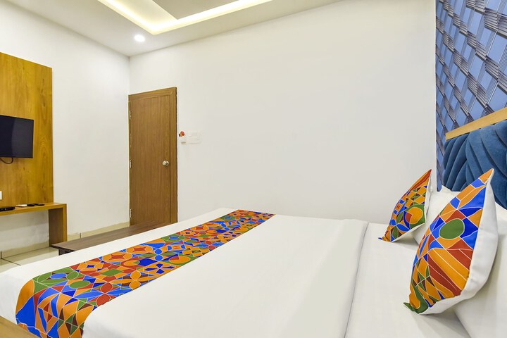 Room 9 of 31