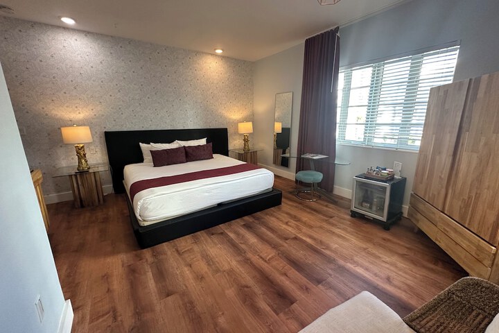 Room 28 of 59