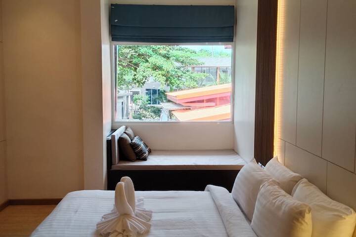 Room 4 of 15
