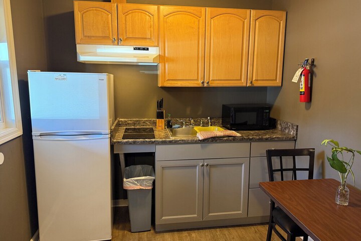 Room 10 of 65