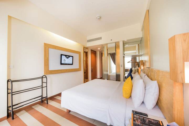 Room 30 of 168