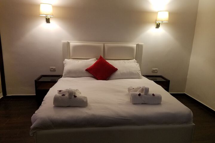 Room 10 of 68