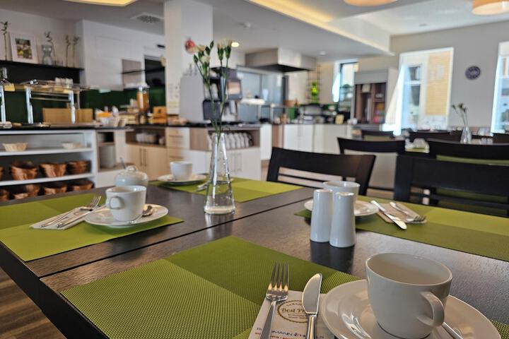 Breakfast/Coffee Service 44 of 73