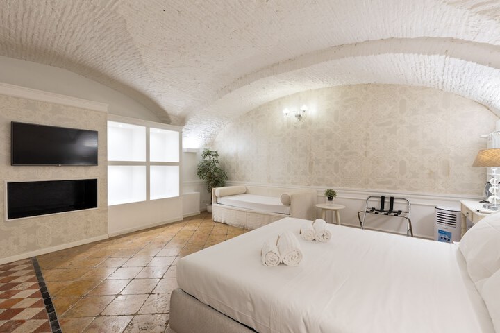 Room 8 of 41