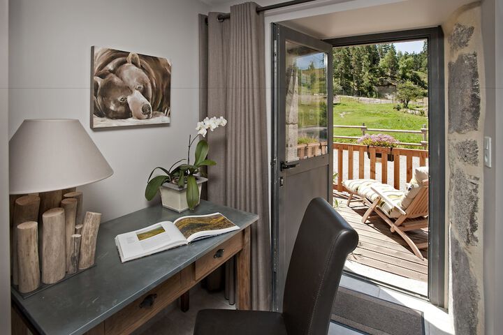 Room amenity