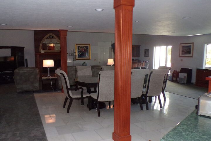 Business Center 41 of 44