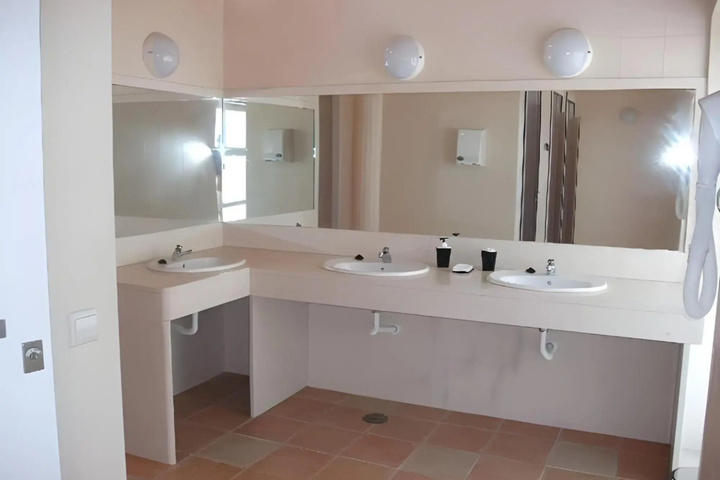 Room 5 of 7