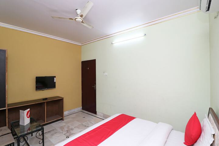 Room 12 of 27