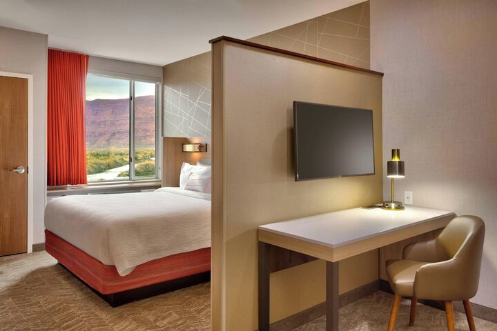 Room 8 of 108