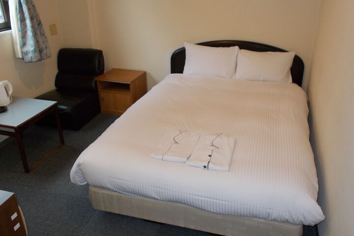 Room 3 of 49
