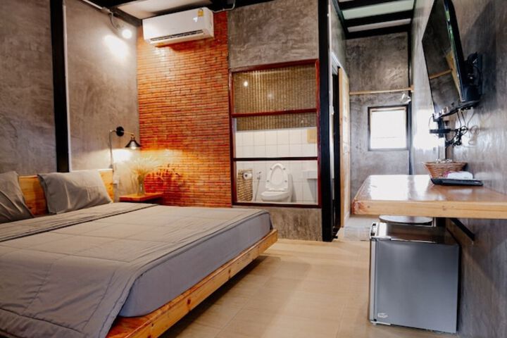 Room 14 of 39
