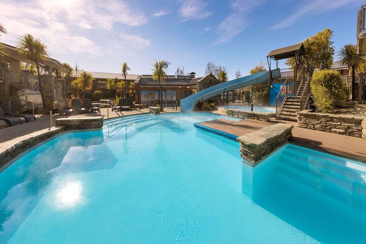 Hotel Pool