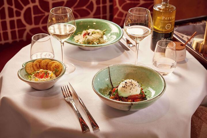 Dining 84 of 106