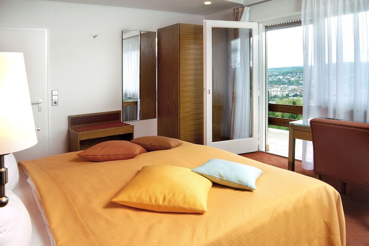 Room 12 of 61