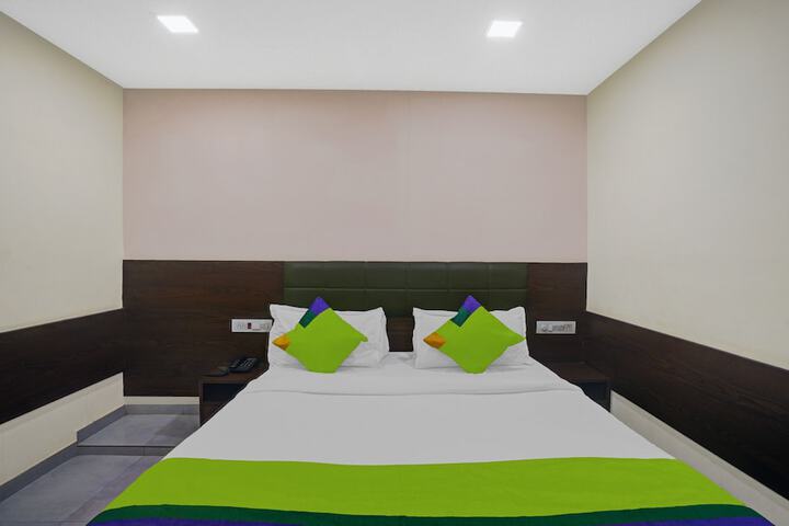 Room 12 of 41