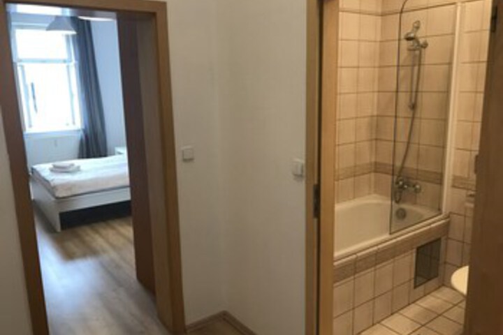 Room 6 of 35