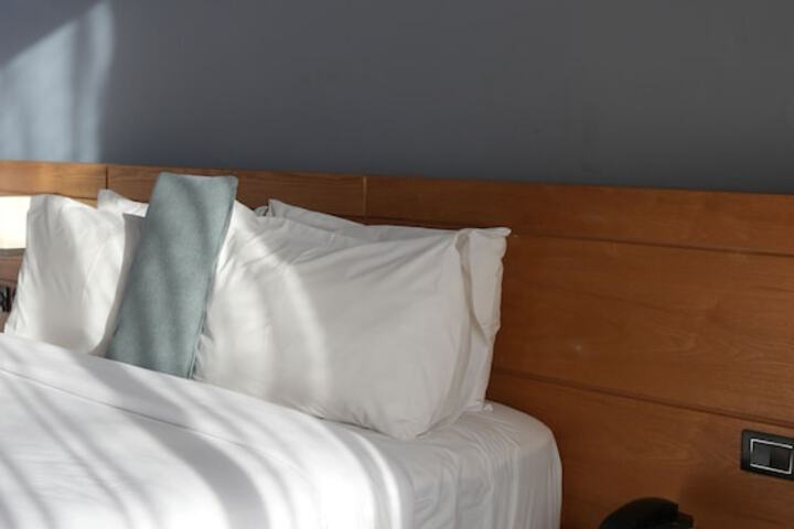 Room 53 of 173