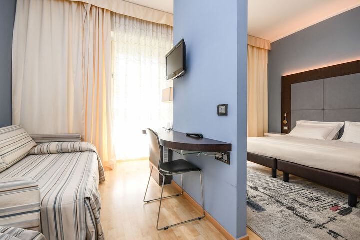 Room 5 of 43