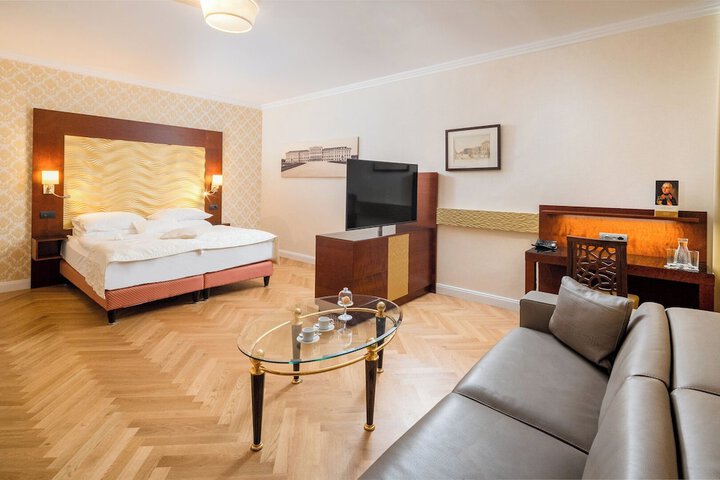 Room 48 of 111