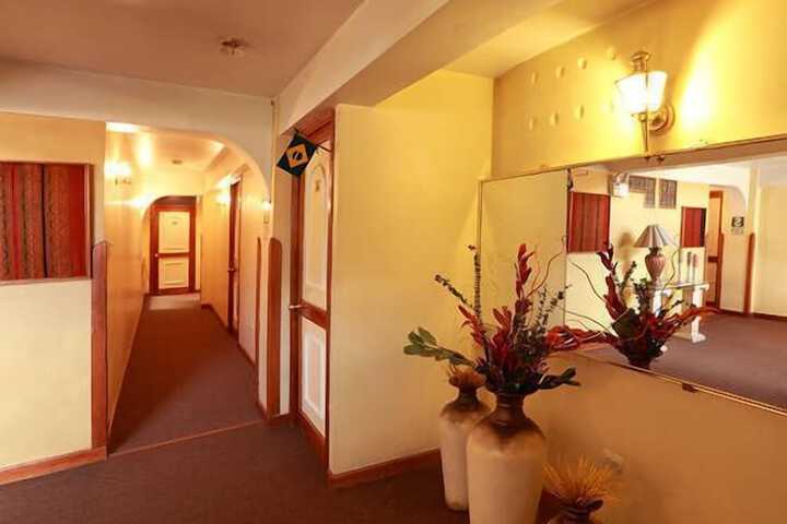 Ballroom/Hall 13 of 14