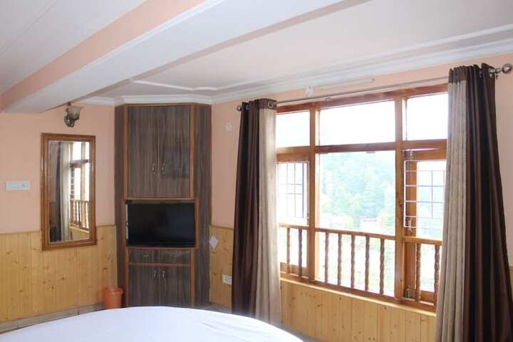 Room 6 of 24