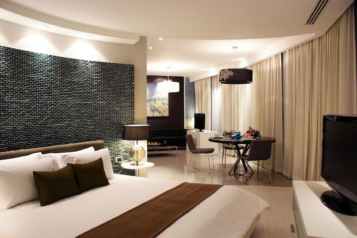 Room 49 of 168