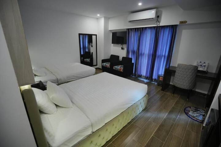 Room 14 of 77