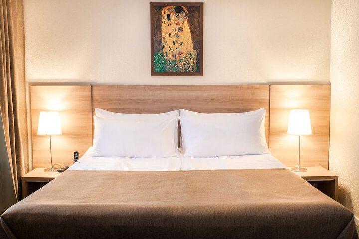 Room 15 of 47