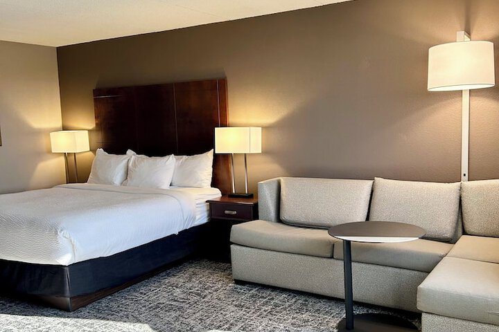 Room 37 of 100