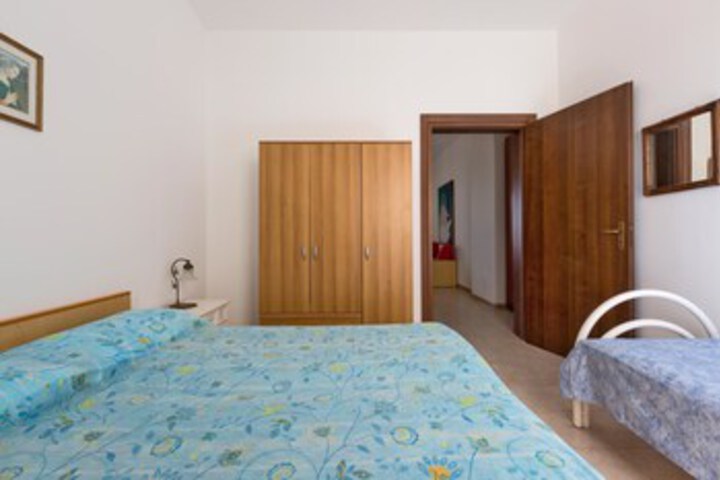Room 72 of 113