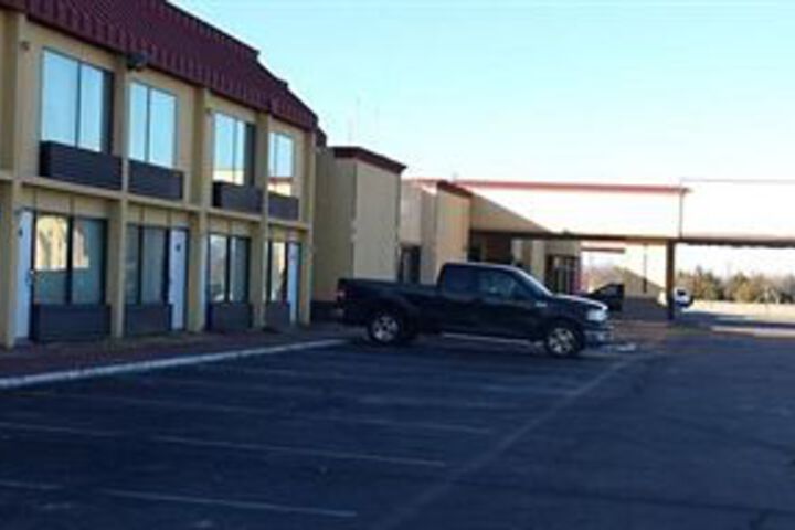 Photo of Hotel Super 8 Sulphur Springs
