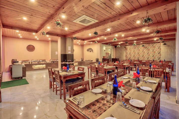 Dining 59 of 96