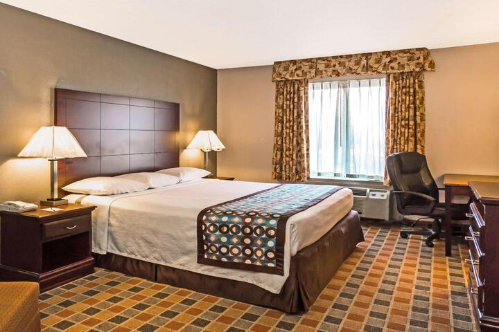 1 King Bed (6 of 12)