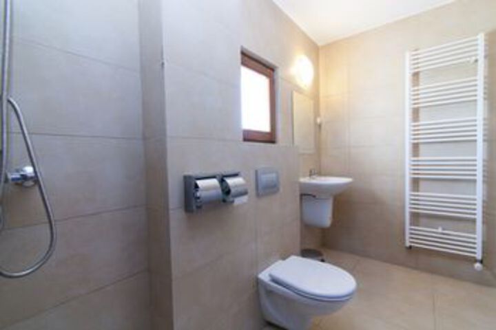 Room 3 of 25